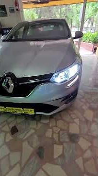 Installation of H7 LED headlight bulbs for both high and low beam headlights on a Renault Megane 4.