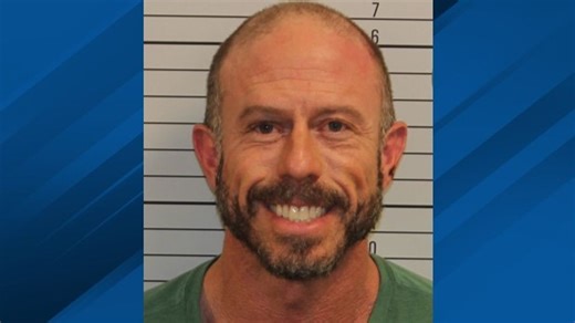 Chattanooga attorney charged with assault after trying to fight people outside of home