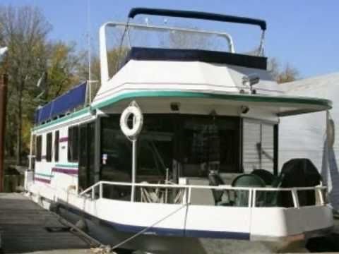 House Boat For Sale! Located on the Mississippi River at La Crosse, Wisconsin, USA