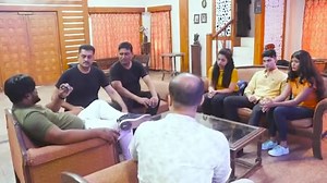 8.2M views · 275K reactions | Dono ladki ko diya dhoka exposed by nitin martin #nitinmartinprank | nitinmartin | Facebook