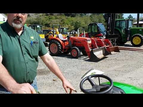 John Deere D100 Series Riding Lawn Tractors