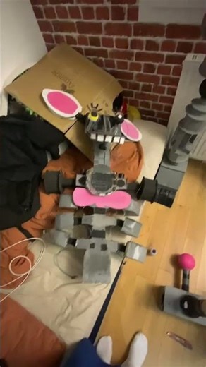 I'm going to improve the stability of the cardboard FNAF animatronics 📦 and bring back Cindy