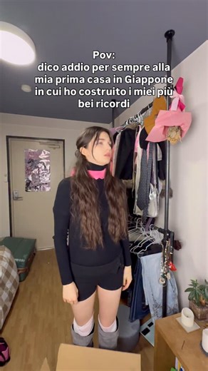 Adelaide Mati PETITE Model on Instagram: "È arrivato il giorno.👇 In questa cameretta così stretta ho sentito, per la prima volta, di essere nel posto giusto per me: per il mio futuro, la mia carriera e la mia salute mentale. Qui ho trovato la pace, l’indipendenza e la mia privacy, e ho condiviso con voi alcuni dei momenti più belli. In questa cameretta siamo cresciuti insieme. Ma ora stanno arrivando cose ancora più belle, in una nuova casa, con l’amore della mia vita. Questo è solo l’inizio.❤️