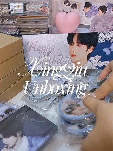 Sỉ lẻ merch XingQiu mất thuii ☺. Siêu to luôn á, nhận hàng mà sốc khờ ngừiii. Vid quay hơn 10 phút, ngồi cắt muốn xỉu lun 🥹 #xingqiu #unboxing #fyp