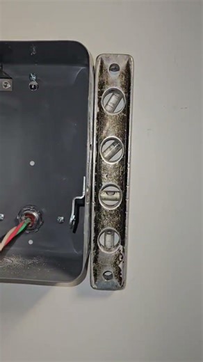 Time clock installation #dayinthelife #electricalcontractor #electrical #commercialelectrician