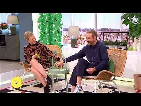 Karen Heinrichs Shines in a Stunning Mini Skirt Dress