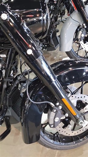 These 2025 Road King Specials feature the Milwaukee-Eight 114 engine. It's power that's optimized with a high-performance air cleaner and a high-flowing, two-into two exhaust, backed by high-performance Brembo brakes and SHOWA suspension! Here's your chance to own a bike that Harley is no longer making! Call or text 828-581-2000! | Harley-Davidson of Asheville