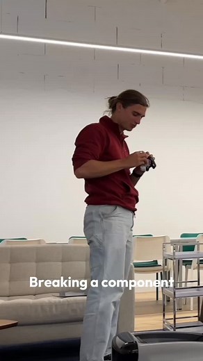 Arm glides, light dies. Willow X's broken part busted and we caught the reason red-hand 烙 Watch it in our newest vlog: https://youtu.be/l-bVDpPH4IY #WillowX #component #BehindTheScenes | EEVE | Facebook