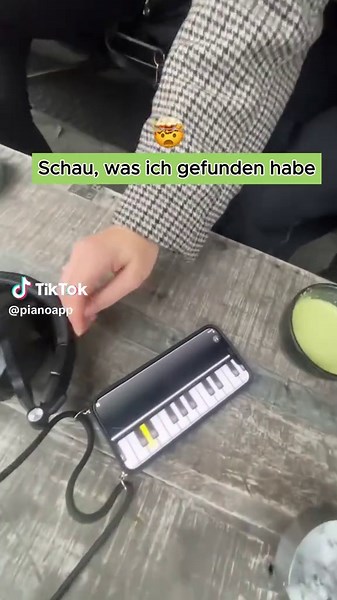 Spiele jetzt deine Lieblingslieder 🎼😝✅ #SpaßAmKlavier #LiveMusik #KostenlosKlavier #KlavierLernen 👉 Jetzt herunterladen und deine Musik verändern!