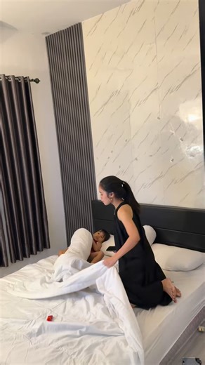 Yantil on Instagram: "Yeyy aku pake tv dari @changhong_indonesia"