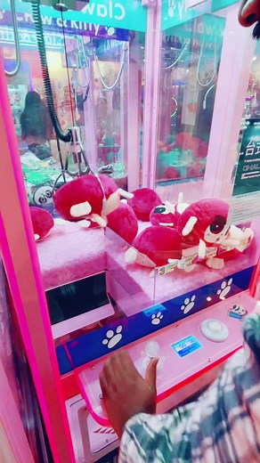 High skill, high energy ✌🏽Swing technique win 🫡. #claw #clawmachines #clawmachine #clawmaster_30 #clawandkitty #clawmachinewin #clawaddicts #backtoschool #clawmachinehack #clawhacks #hacks #fyp #foryoupage @ClawAndKitty