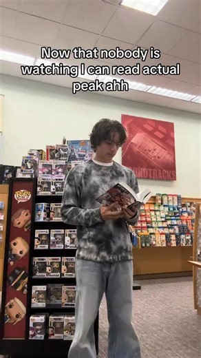 Eli Whittle on Instagram: "AOT Is peak btw don’t worry"