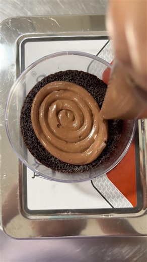 Viral chocolate tub dessert