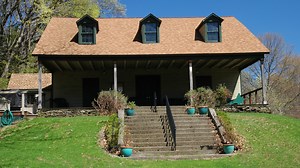 Lawn croquet, afternoon tea still carries on at Tivoli's swank Edgewood Club
