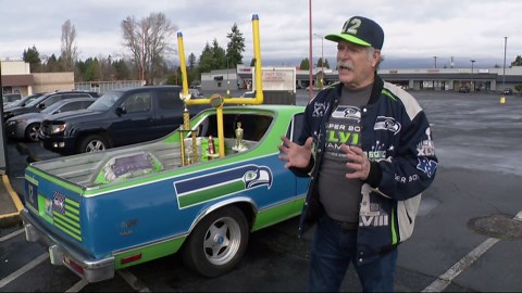 Seahawks fans bring “Beast Bus” to Bay Area ahead of Super Bowl