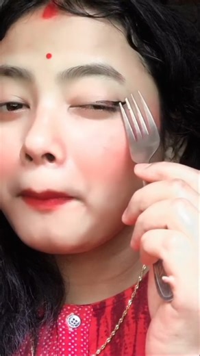 eyeliner tutorial hack tool 😱🍴#viral #shortvideo #makeup #like #suscribe