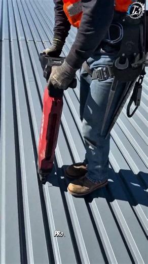 Metal Roof Fastening Expert Process 🔩🏗️ #Construction #Roofing #Engineering