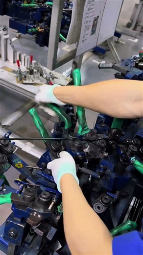 Dazzling and complex, yet every step is precise. #smartphone #electronicsmanufacturing #machine