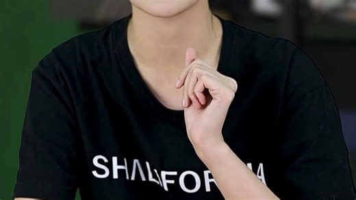 迪摩（DEARMO）F4机械键盘 有线PBT双拼色键帽可分离模块化设计 深空灰红轴 游戏电竞键盘，手感顺滑响应快，打字游戏两不误，轴体稳定噪音低，多场景适用，长