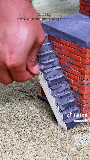 Stunning Modern 2-Story House Design with Balcony