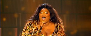 WATCH: Lizzo Covers “Proud Mary” to Honor the Late Tina Turner