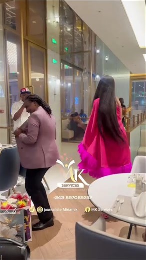 SURPRISE DANS UN RESTAURANT