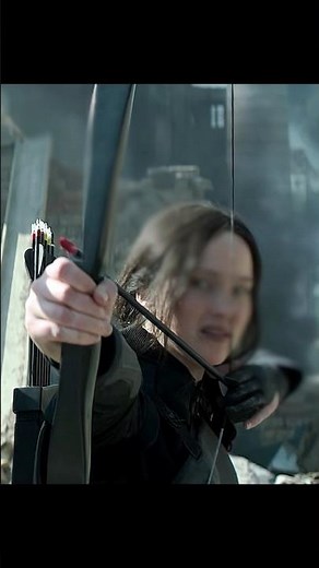 🎬《The Hunger Games: Mockingjay Part 1》Katniss Fights Back After District 8 Hospital Bombing 💥🔥