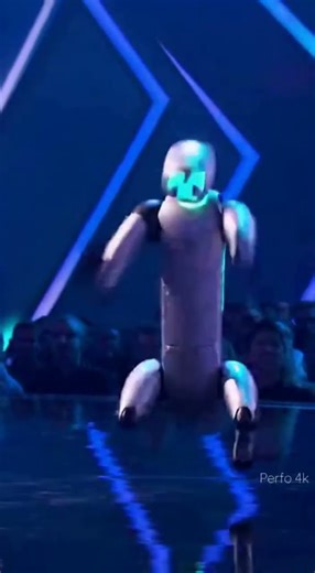 Robot Dog Stuns the Crowd with Hip-Hop Dance Moves! 🤖🐶🔥