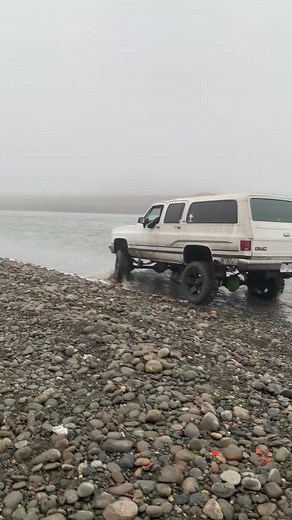 #suburban #454 #4l80eswap #4x4offroad #squarebody