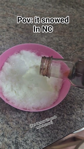 making snow cream❄️#snow #baking #snowfall