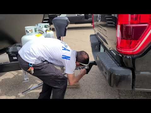 Husky center line TS weight distribution hitch + sway control