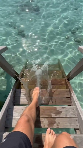 POV: YOU are stepping in turquoise water 🏖️