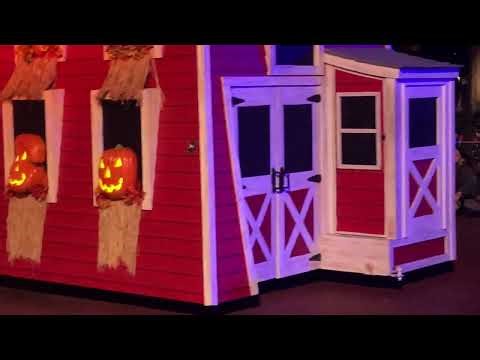 This is the parade at Disney World in Florida. ディズニーワールド・ハロウィーン パレード