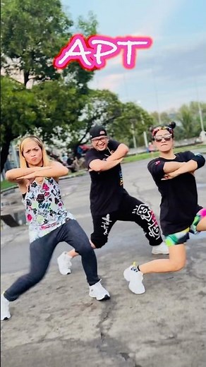 APT ( ROSÉ & Bruno Mars ) Dance Trends #apt #shorts #shortvideo #dancetrend