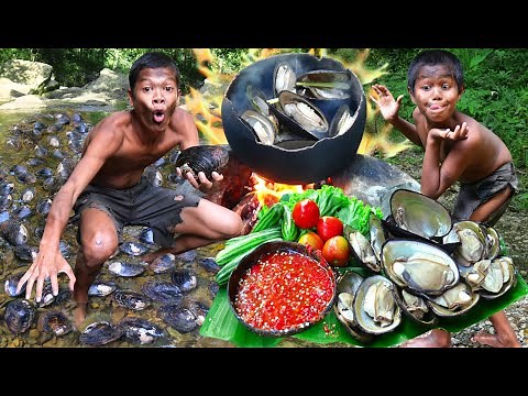 Cooking Shellfish And Eating In Jungle Delicious - Kmeng Prey