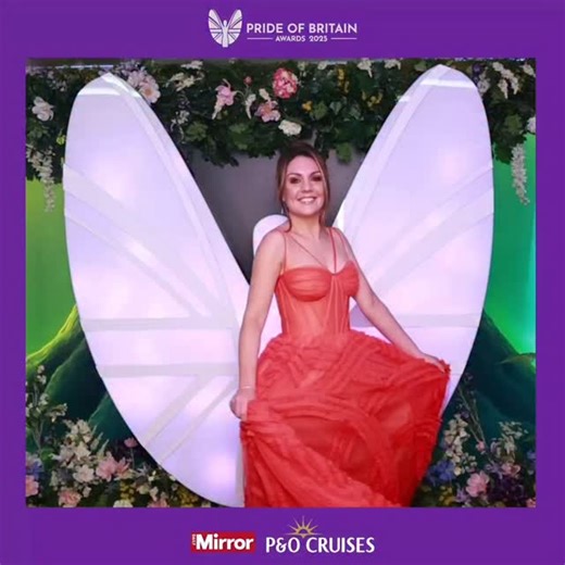 🏆 An award winning night @prideofbritain sponsored by@pandocruises Thank you for the invite. 📷 Too many photos of the evening to post now-I’ll wait until Thursday when it airs on ITV. 💃🏽 So for now a moment for this dress (v close to the emoji) @millanova Hired from @hurr Earrings @latelitajewellery 💄 @teriatkinsonfear 💁🏻‍♀️ @angelaguarinohair Styling @debbiedresses @hollyslater Fueled by 🥂 and 🍬 🤣 | Laura Tobin