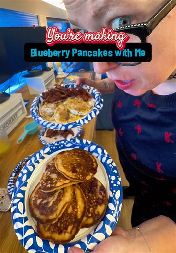 #letseat #breakfastonthebus #skoolie #quickmeals #griddlecooking