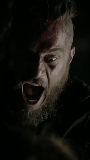 He tried to kill Ragnar but ended up dead🔥⚔