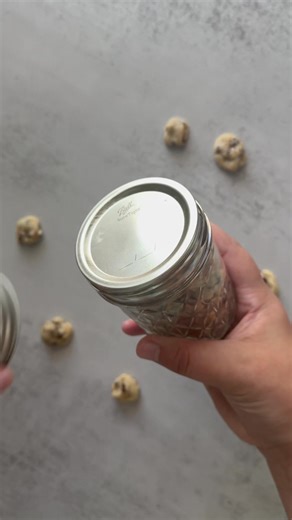 1.3K views | How cute are these mini chocolate chip cookies?!  They’re perfect for gifting, adding to a meal you’re taking, or even keeping in your bag for a sweet snack throughout the day. I’m obsessed! Recipe below! https://www.mollyjwilk.com/homemade-mini-chocolate-chip-cookies/?fbclid=PARlRTSAMifX1leHRuA2FlbQIxMAABp5_F4UusRUv8tiW6Lkoio-EYssVNhLANef2v752x04BNzVOxmQkV_xJA2wj9_aem_o1Je6thZcP05EGWCZ0sX9Q | Take Them A Meal | Facebook