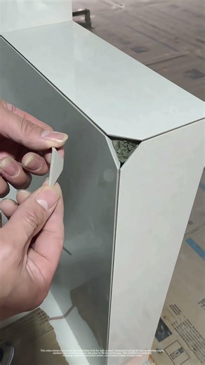 Using a small triangle tile to make a perfect external corner for wall tiles