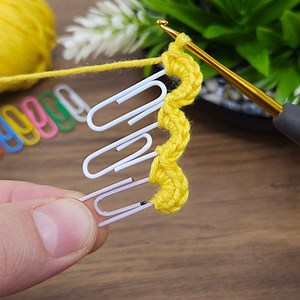 Woow!! very sweet. Crochet idea using paper clips. you will love it. #crochet #knitting | Aslı ile sanatsal tasarımlar