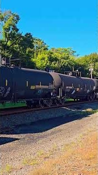 Eastbound manifest and westbound oil trains meet at Lewistown, PA (09/25/2026)