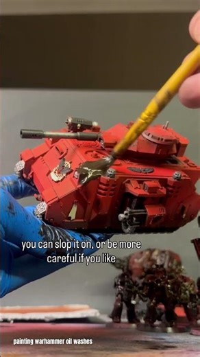 oil wash on a space marine tank ✌🏼 #paintingwarhammer