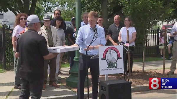 Pepe's Pizza celebrates 100 years in New Haven with corner naming
