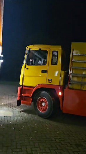 39K views · 461 reactions | Home ❤️ the hardest part about the end is saying goodbye to everyone you have lived and worked with for 8 months ❤️ All you lovely customers see the glitz and Glam when watching the show, which is fab!! However there are lots of behind the scenes of 'being on the road' and when you have a great team and support it really helps 殺 We are one big family  until next time  | Circus Wonderland | Facebook