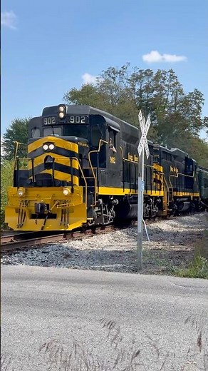 Special Train! Conrail & 2 Nickel Plate Locomotives! JawTooth shorts, passenger train