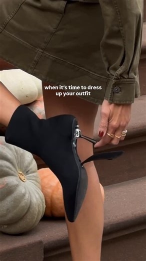 VICE VERSA | When it’s time to dress up your outfit with a pair of heels boots | Instagram