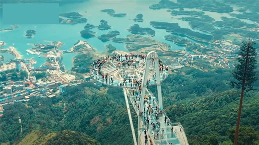 🌿💦 Gulong Gorge Glass Bridge, Qingyuan, Guangdong — Step into the sky and feel the rush! Stretching across lush valleys and roaring waterfalls, this glass-bottom bridge lets you walk above clouds and nature’s power. Would you dare to look down? 👣✨ | IP Guangdong