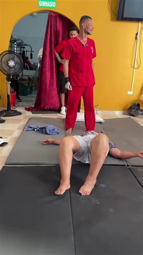 Buen día a todos mis seguidores,Les Quiero compartir este nuevo testimonio de vida,dónde está señora es la que viene a buscarme ya desesperada y es feo decirlo pero abandonada por el sistema de salud de este país. Les pido me ayuden por favor a compartir y comentar mi amigos. Les recuerdo que estamos aún unos días más por petición de ustedes en la cuidad de la Dorada-Caldas, Tenemos algunos cupos disponibles.🚨!!! Interesados al interno!!📩📩!!! #fyppppppppppppppppppppppp #quiropraxiaparatodos #