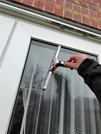 Daily Window Cleaning Routine for a Sparkling Finish